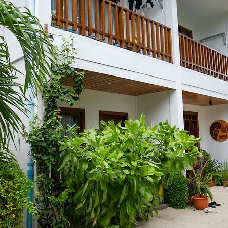 Hôtel Akiri Dhigurah à Dhigurah  Extérieur photo